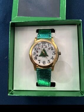 Christmas Tree Holiday Watch Green Band Gold Tone Round Face